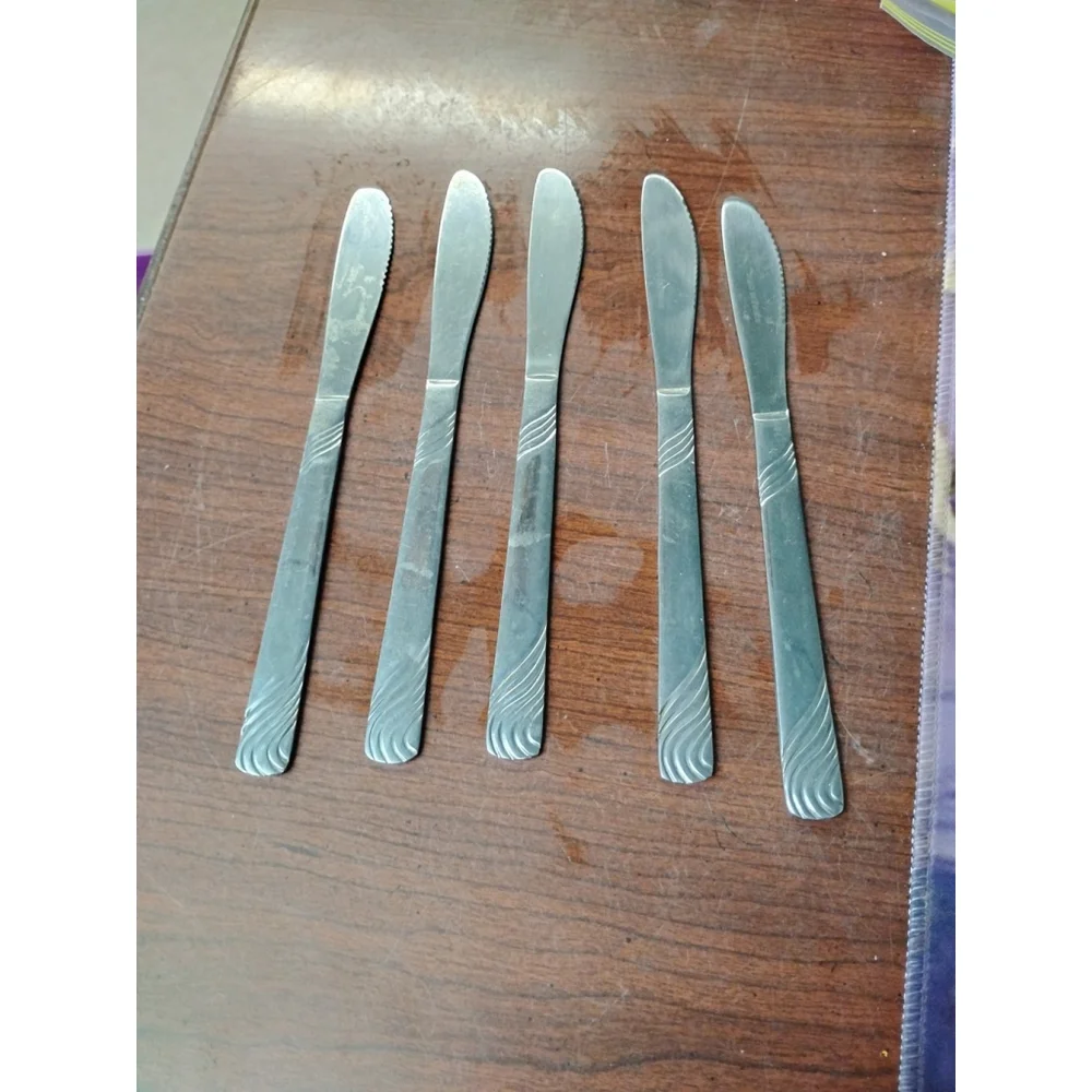 Stainless China Dinner Knives 6 swirl grooves on handle tips 8 1/8